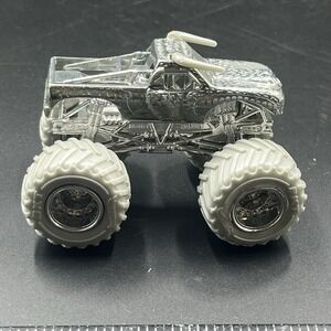 El Toro Loco - Silver Paint & Tires - Monster Jam - 2017 - Loose 1/64